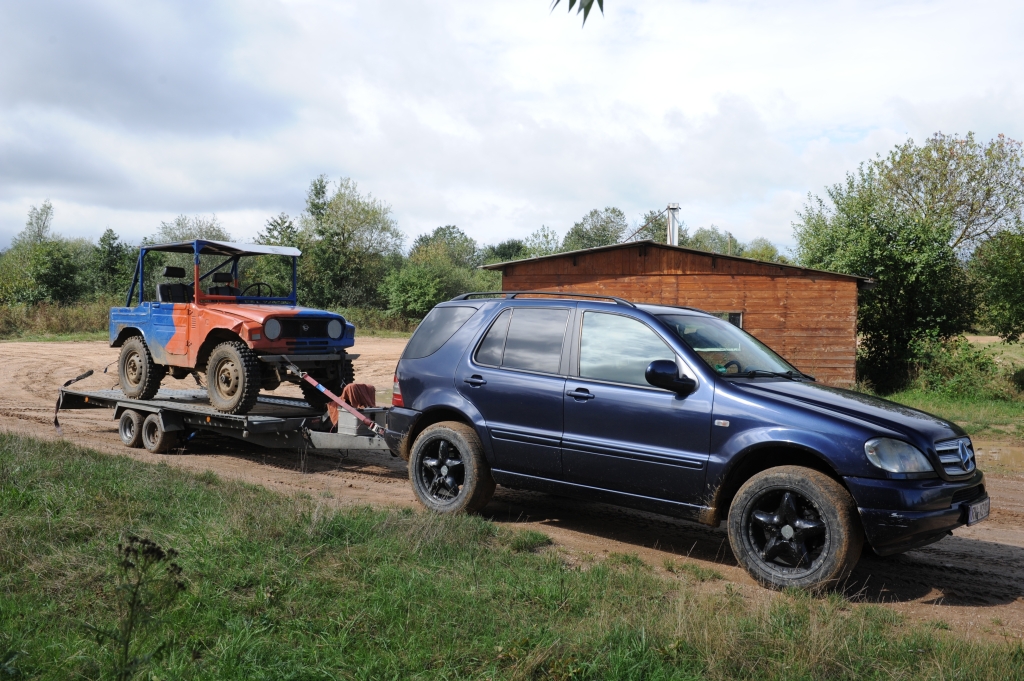 W163 mit Wildcat (Geländewagen)